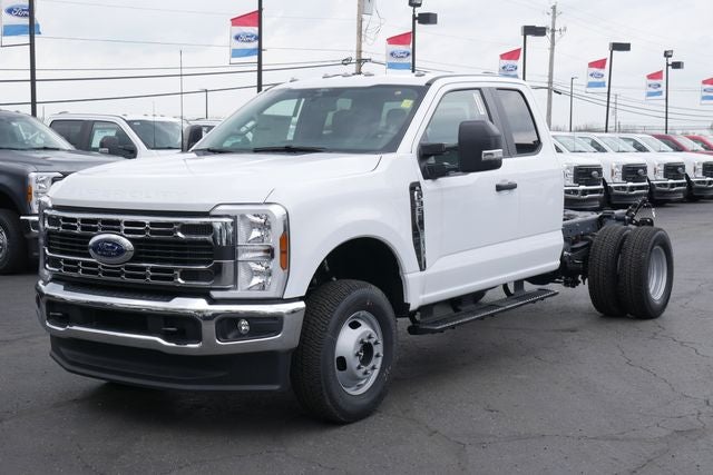 2026 Ford F-350SD — detail view