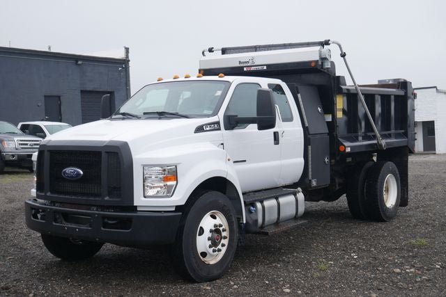 2018 Ford F-750SD — interior view