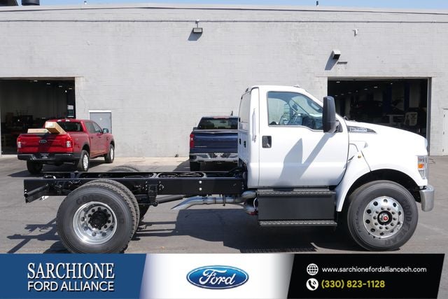 2027 Ford F-750SD Base DRW in White — front three-quarter view