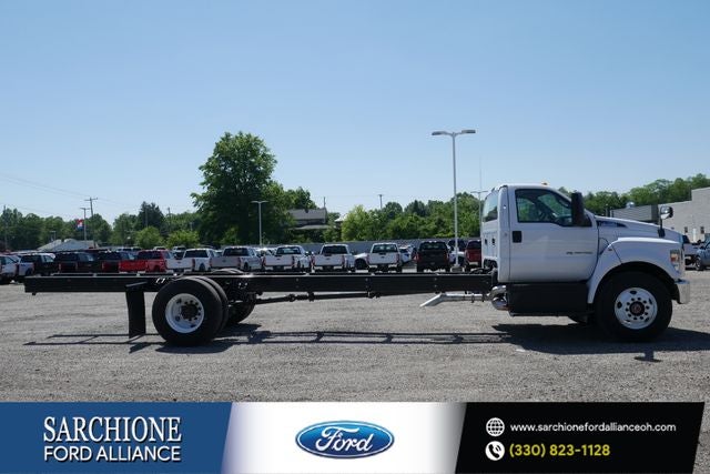 2025 Ford F-750SD Base in Oxford White — front three-quarter view