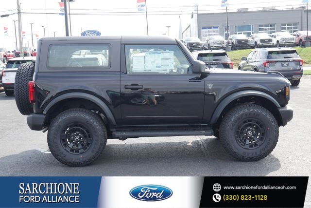 2026 Ford Bronco Base w/Sasquatch Package in Shadow Black — front three-quarter view