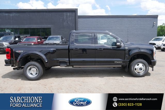 2026 Ford F-350SD Platinum DRW in Black Metallic — front three-quarter view